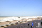 Verrassend ruime en vernieuwde studio met FRONTAAL ZEEZICHT, gelegen op het rustige stuk van de zeedijk te Wenduine.
Deze volledig gemeubelde studio biedt u een mooie woonkamer met prachtig uitzicht over de zee, het strand en de wandeldijk, terrasje, volledig ingerichte en open keuken, inkomhall met afzonderlijk toilet en badkamer met ligbad.
Verder beschikt deze studio nog over een private bergplaats en is er een gemeenschappelijke fietsenberging in het gebouw.
Deze studio is beschikbaar vanaf 16/10/2023. Bij de vermelde huurprijs komen er geen bijkomende kosten gebouw/syndic.
Bezoek op afspraak. (21/040)